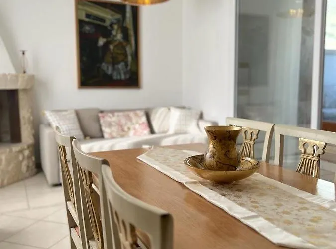 Ippolita Palace Apartamento *