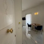 Ippolita Palace Luxury Lägenhet *